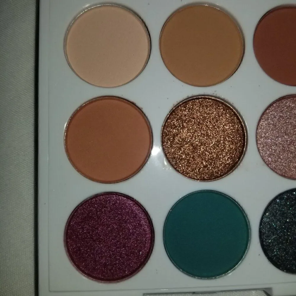 Chica Beauty Mini Fiesta Eyeshadow Palette